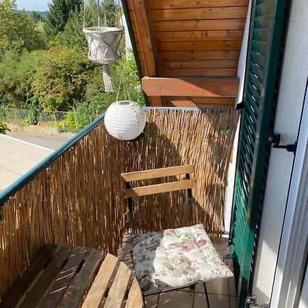 Schoenes Mit Aussicht Ueber *